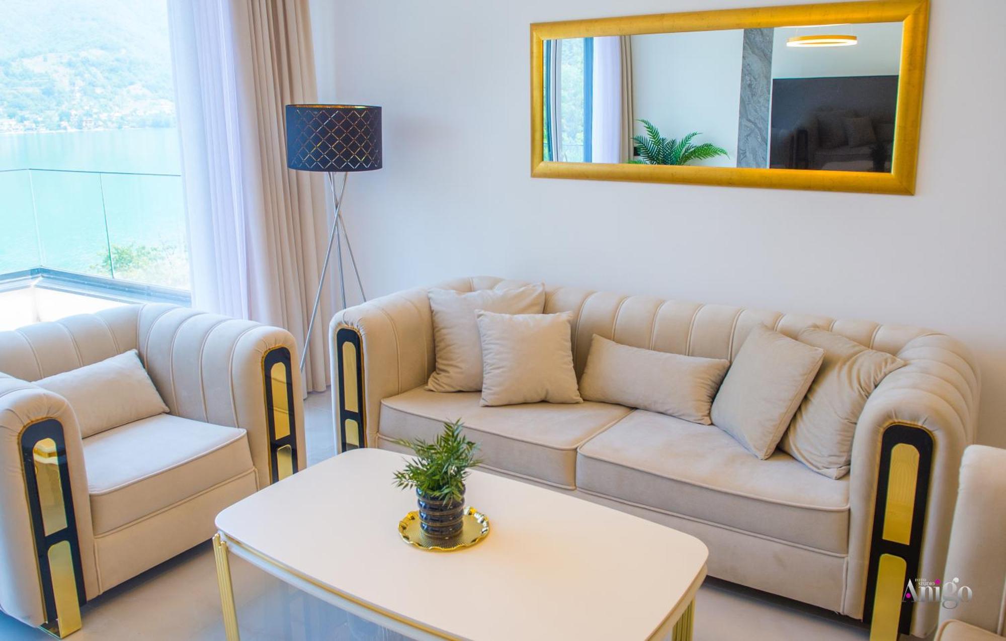 Royal Terrace Apartments コニツ エクステリア 写真